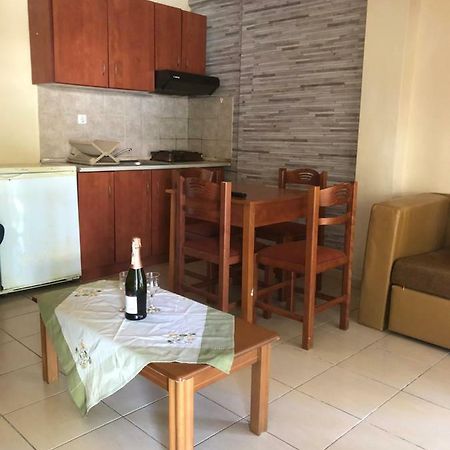 Apartments Gregory & George Hanioti Ngoại thất bức ảnh