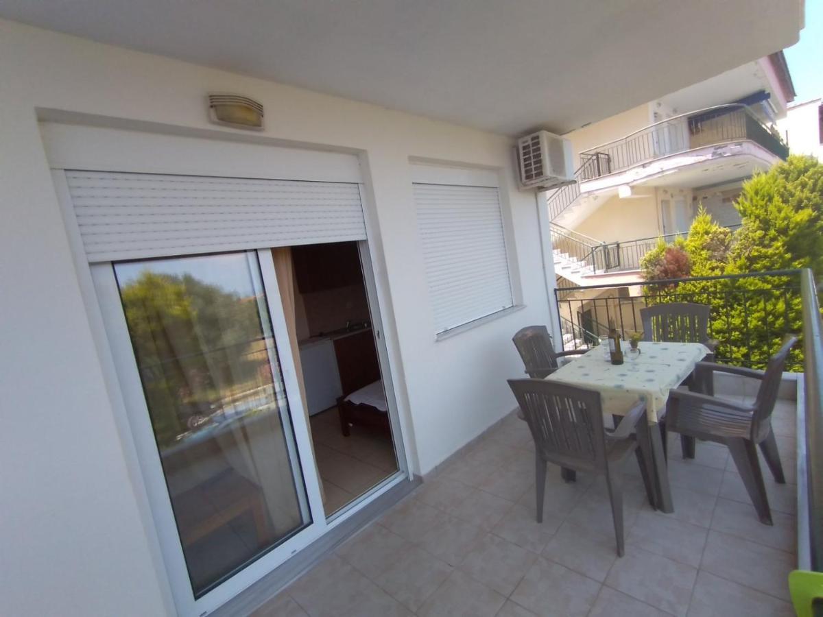 Apartments Gregory & George Hanioti Ngoại thất bức ảnh