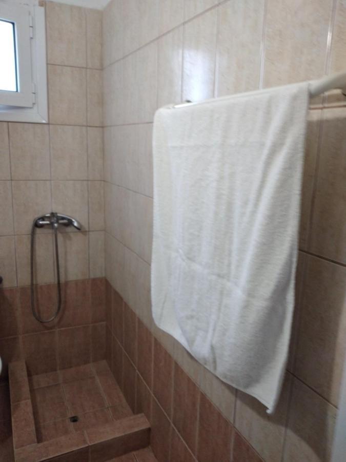 Apartments Gregory & George Hanioti Ngoại thất bức ảnh