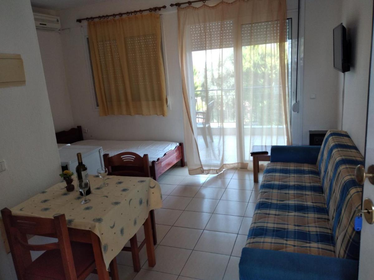 Apartments Gregory & George Hanioti Ngoại thất bức ảnh