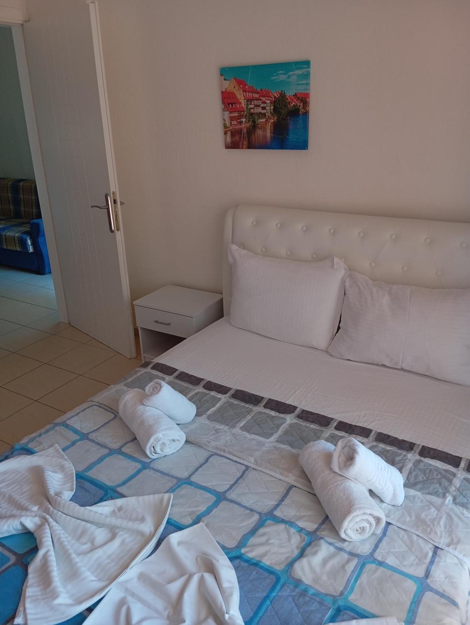 Apartments Gregory & George Hanioti Ngoại thất bức ảnh