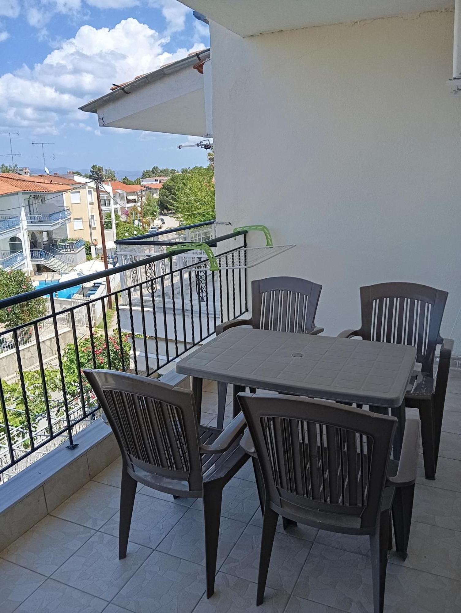 Apartments Gregory & George Hanioti Ngoại thất bức ảnh