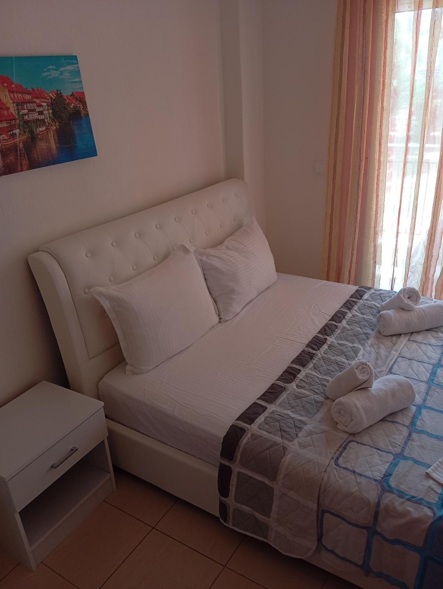 Apartments Gregory & George Hanioti Ngoại thất bức ảnh