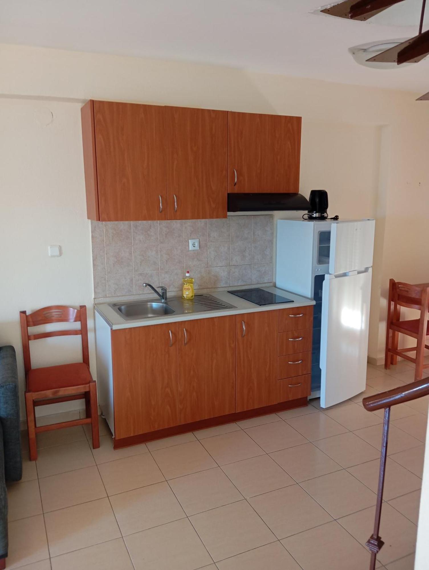 Apartments Gregory & George Hanioti Ngoại thất bức ảnh