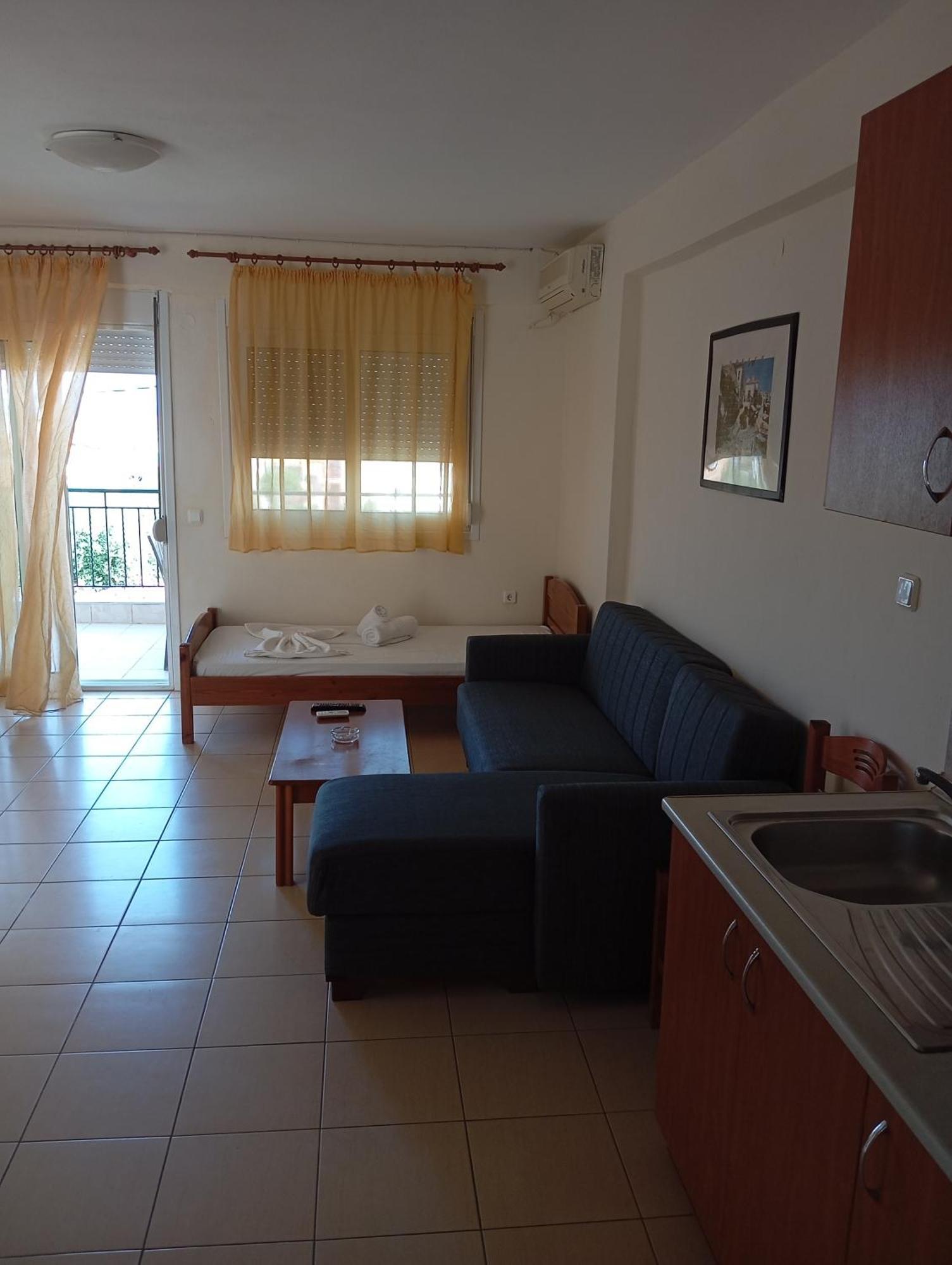 Apartments Gregory & George Hanioti Ngoại thất bức ảnh