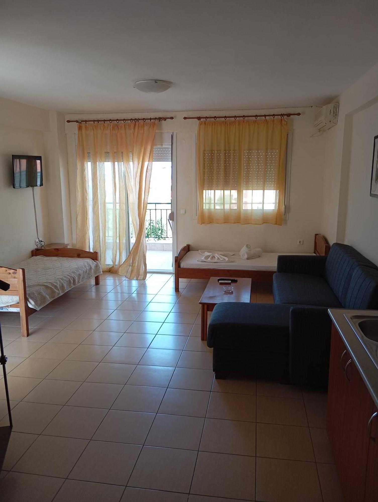 Apartments Gregory & George Hanioti Ngoại thất bức ảnh