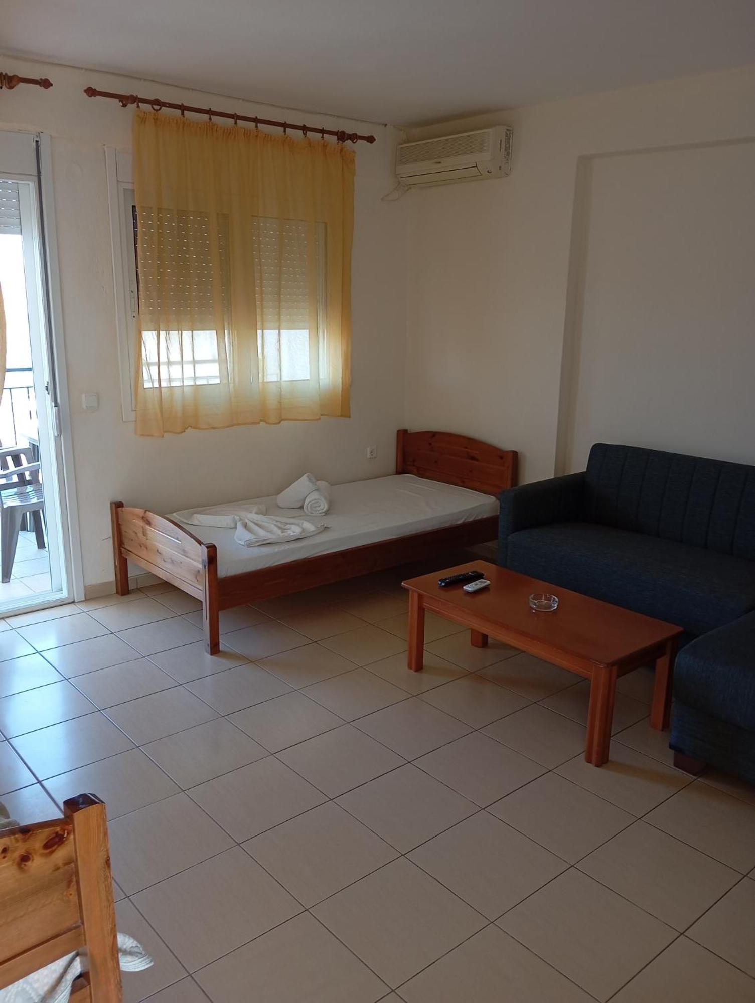 Apartments Gregory & George Hanioti Ngoại thất bức ảnh