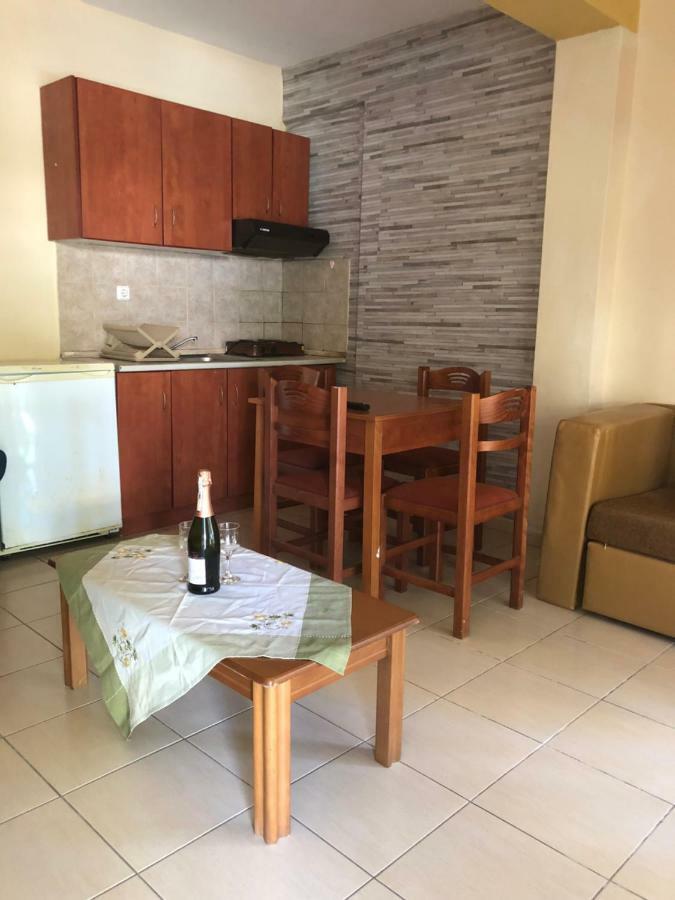 Apartments Gregory & George Hanioti Ngoại thất bức ảnh