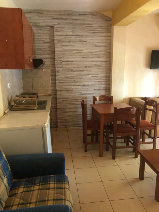Apartments Gregory & George Hanioti Ngoại thất bức ảnh